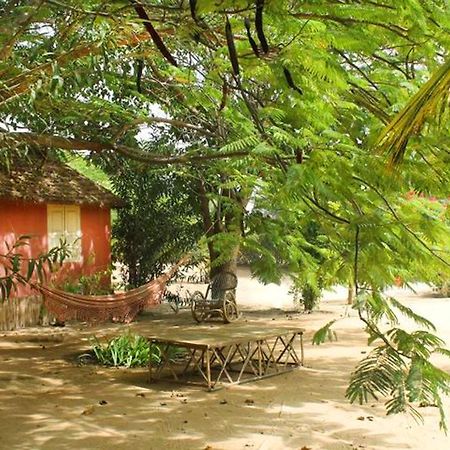 Lampsar Lodge Ndiongo Eksteriør bilde