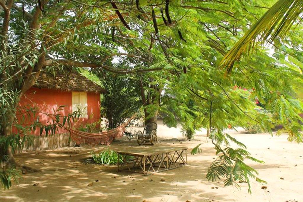 Lampsar Lodge Ndiongo Eksteriør bilde