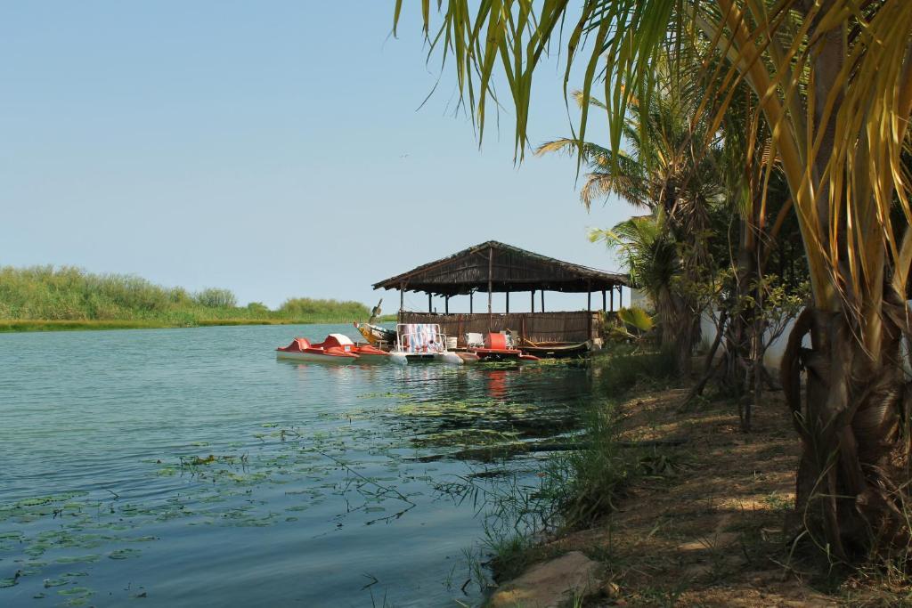 Lampsar Lodge Ndiongo Eksteriør bilde